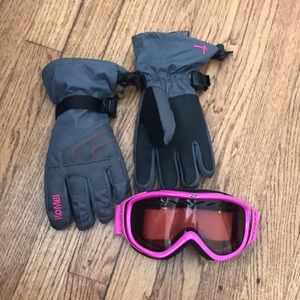 Ski gloves and mask